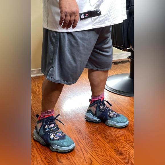 Beautiful DriFit Nike Shorts - Picture 3 of 5